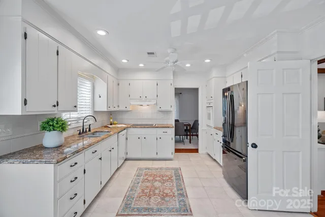 $679,000 | 1622 Piccadilly Drive, Charlotte, NC 28211