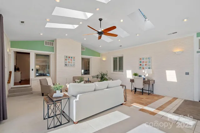 $679,000 | 1622 Piccadilly Drive, Charlotte, NC 28211