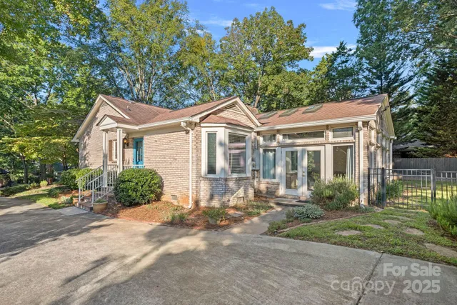 $679,000 | 1622 Piccadilly Drive, Charlotte, NC 28211