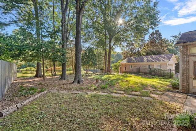 $679,000 | 1622 Piccadilly Drive, Charlotte, NC 28211