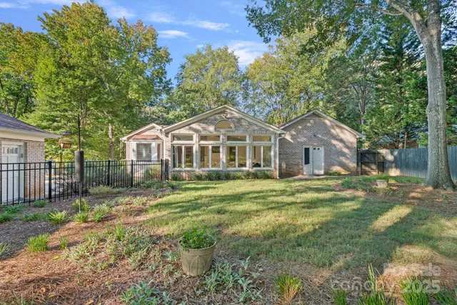 $679,000 | 1622 Piccadilly Drive, Charlotte, NC 28211
