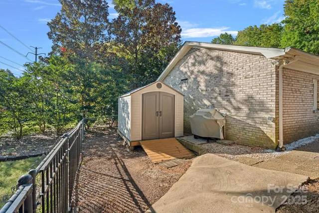 $679,000 | 1622 Piccadilly Drive, Charlotte, NC 28211