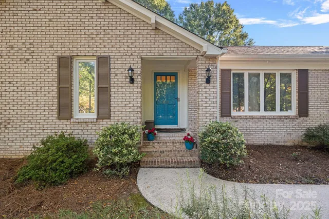 $679,000 | 1622 Piccadilly Drive, Charlotte, NC 28211