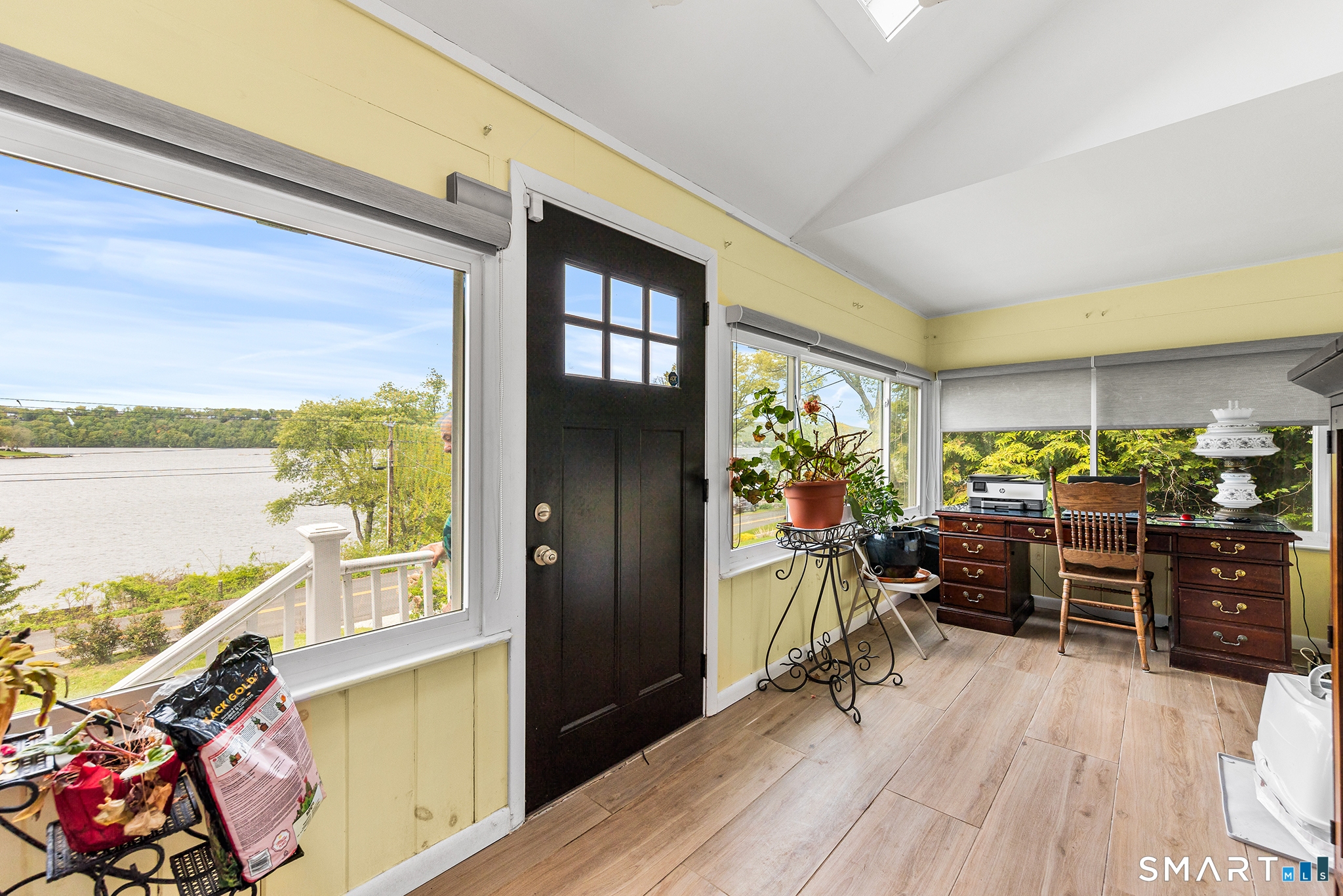 557 Candlewood Lake Road Brookfield, CT 06804 - Photo 4 of 33