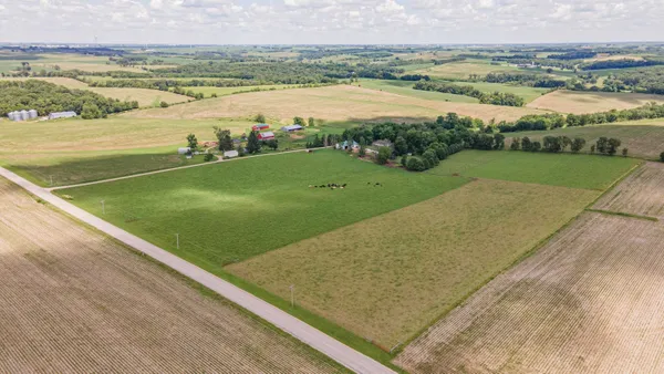 $760,000 | 25732 Hammer Lane, Cuba City, WI 53807
