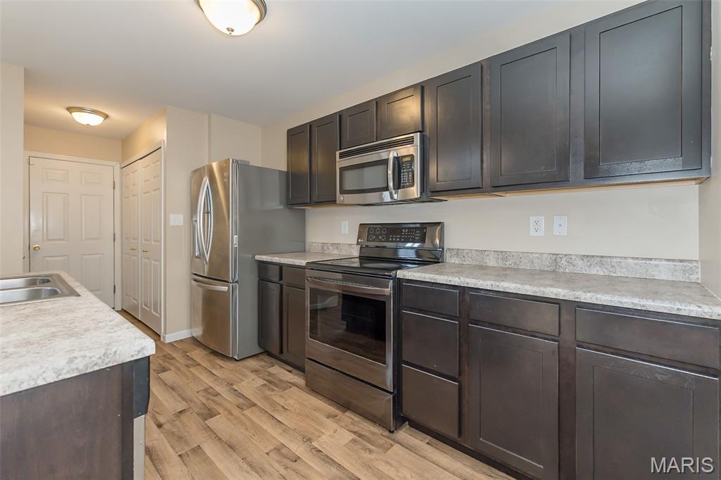 1313 Commons Circle Cottleville, MO 63304 - Photo 8 of 47