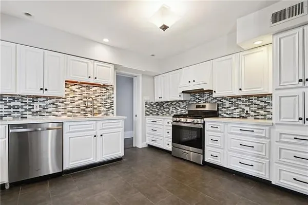 $2,500 | 730 Angela Street, Arabi, LA 70032