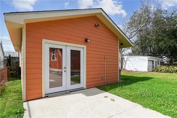 $2,500 | 730 Angela Street, Arabi, LA 70032