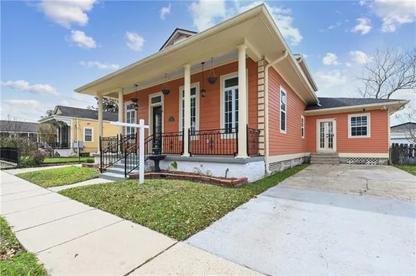 $2,500 | 730 Angela Street, Arabi, LA 70032