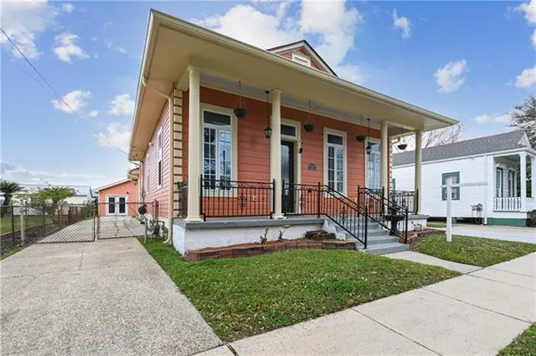 $2,500 | 730 Angela Street, Arabi, LA 70032