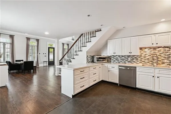 $2,500 | 730 Angela Street, Arabi, LA 70032