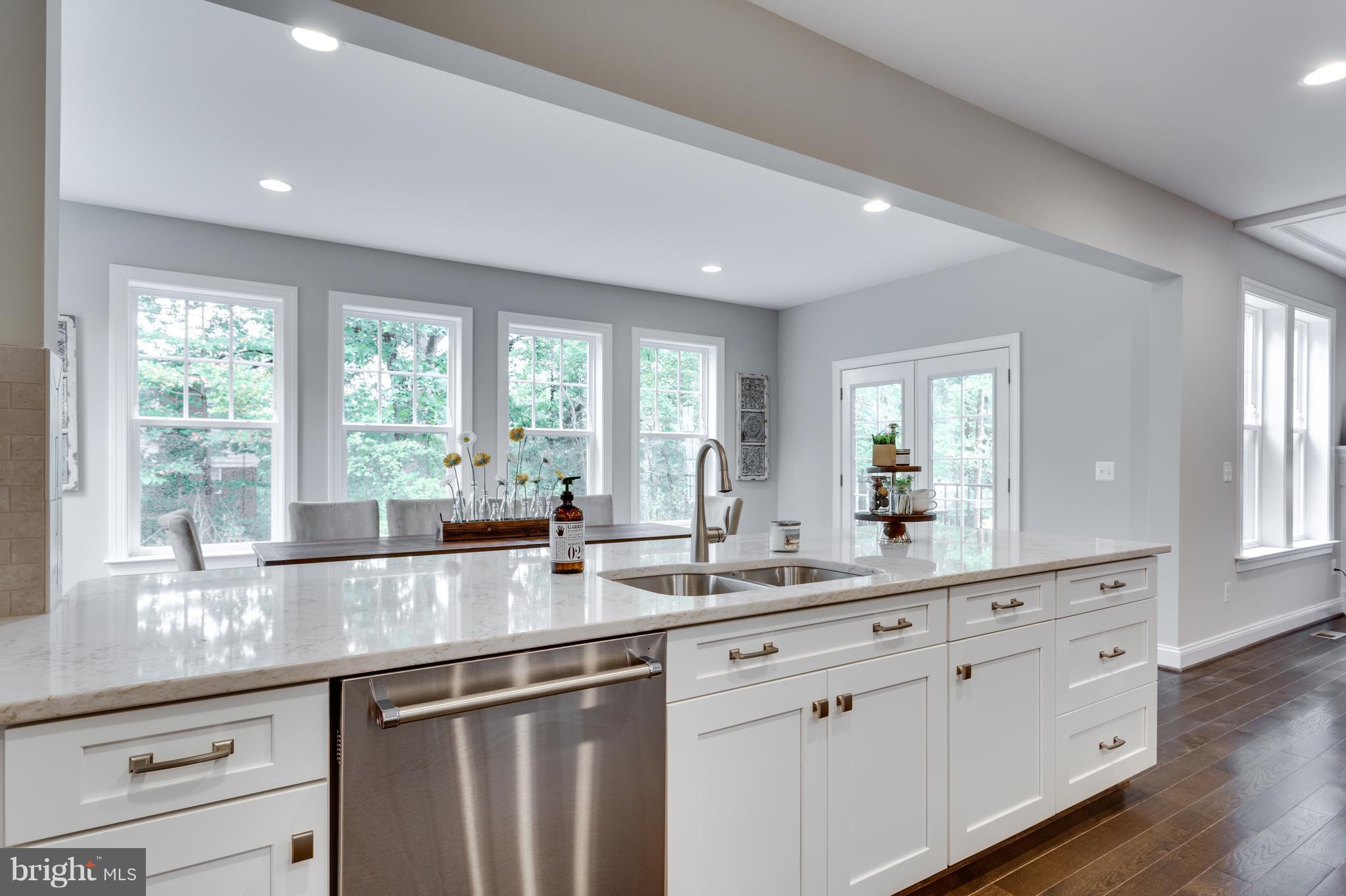 2557 Rambling Road Vienna, VA 22181 - Photo 18 of 29 Kitchen