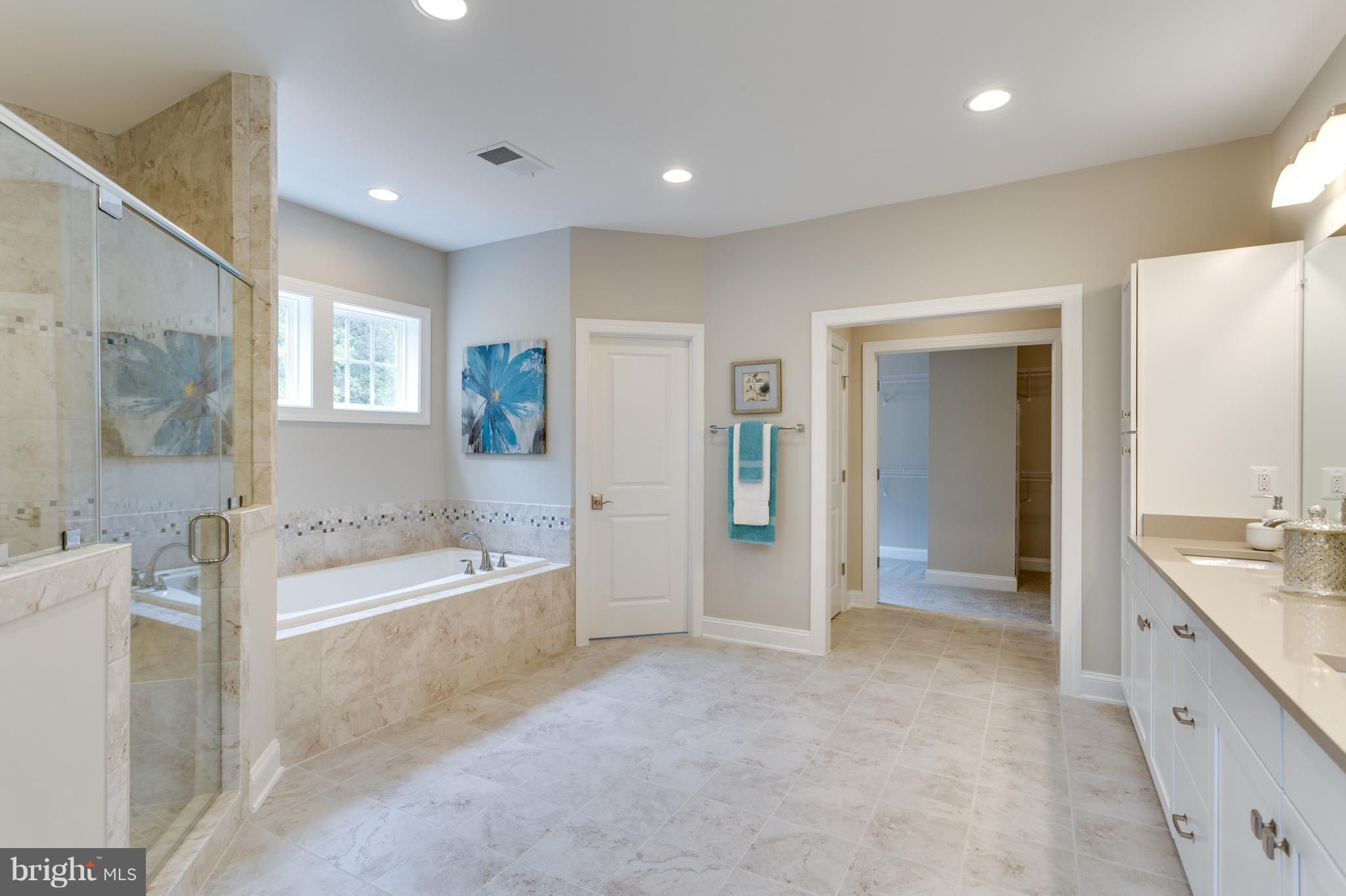 2557 Rambling Road Vienna, VA 22181 - Photo 28 of 29 Bath (Master)