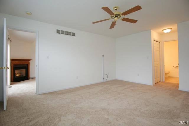 4162 Walter Road Bethlehem, PA 18020 - Photo 20 of 35 an empty room with closet and a ceiling fan