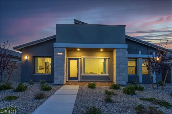 $3,000 | 904 Kings Clf Lane, Las Vegas, NV 89138