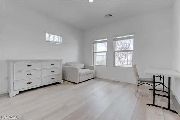 $3,000 | 904 Kings Clf Lane, Las Vegas, NV 89138