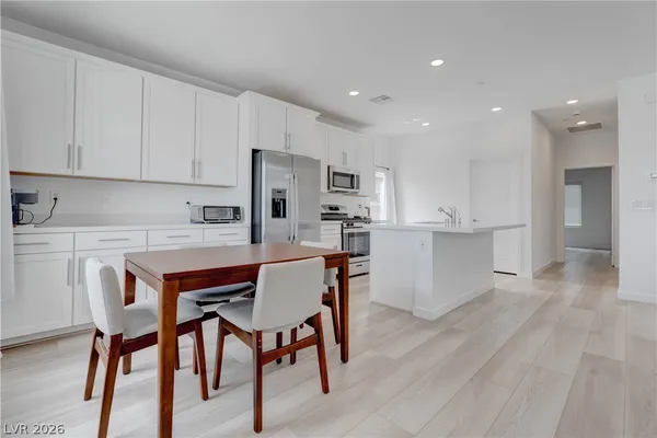 $3,000 | 904 Kings Clf Lane, Las Vegas, NV 89138
