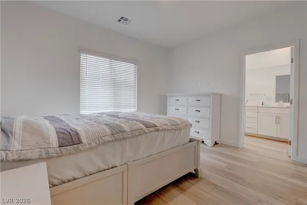 $3,000 | 904 Kings Clf Lane, Las Vegas, NV 89138