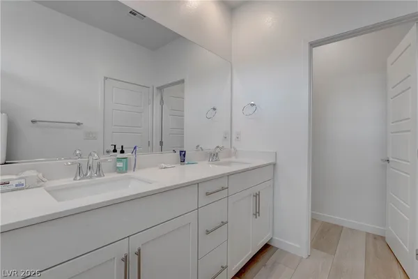 $3,000 | 904 Kings Clf Lane, Las Vegas, NV 89138