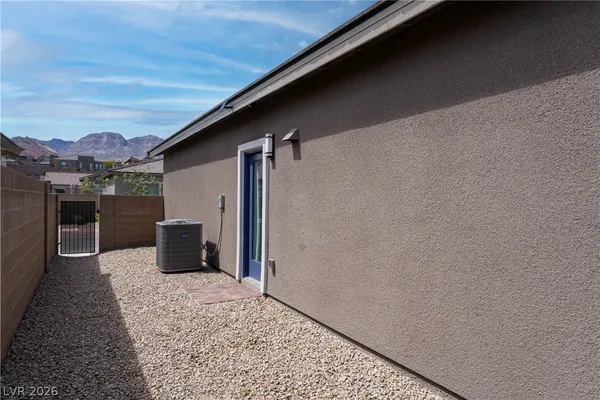 $3,000 | 904 Kings Clf Lane, Las Vegas, NV 89138