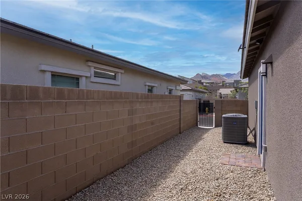 $3,000 | 904 Kings Clf Lane, Las Vegas, NV 89138