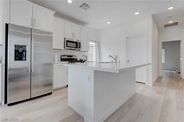 $3,000 | 904 Kings Clf Lane, Las Vegas, NV 89138
