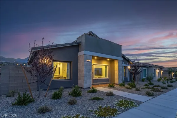 $3,000 | 904 Kings Clf Lane, Las Vegas, NV 89138