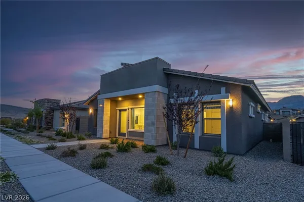 $3,000 | 904 Kings Clf Lane, Las Vegas, NV 89138