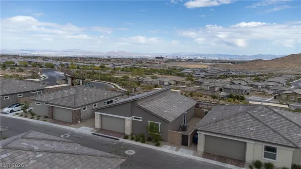 $3,000 | 904 Kings Clf Lane, Las Vegas, NV 89138