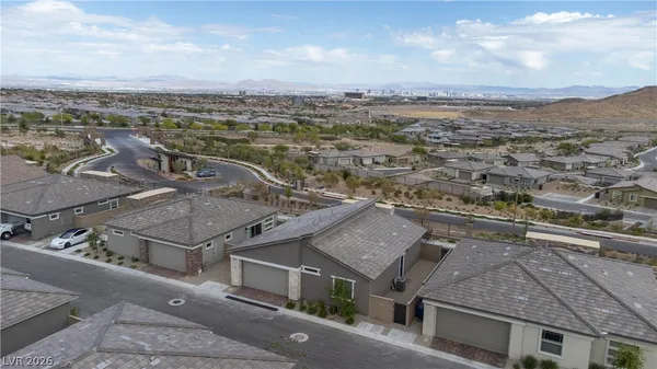 $3,000 | 904 Kings Clf Lane, Las Vegas, NV 89138