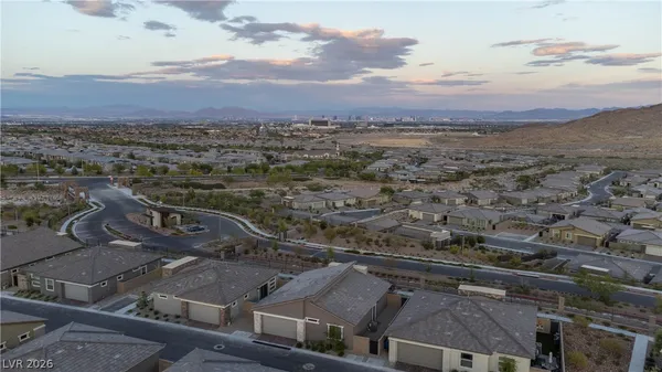 $3,000 | 904 Kings Clf Lane, Las Vegas, NV 89138