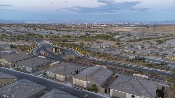 $3,000 | 904 Kings Clf Lane, Las Vegas, NV 89138