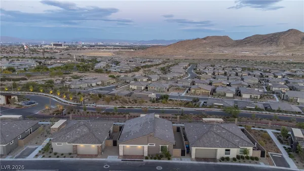 $3,000 | 904 Kings Clf Lane, Las Vegas, NV 89138