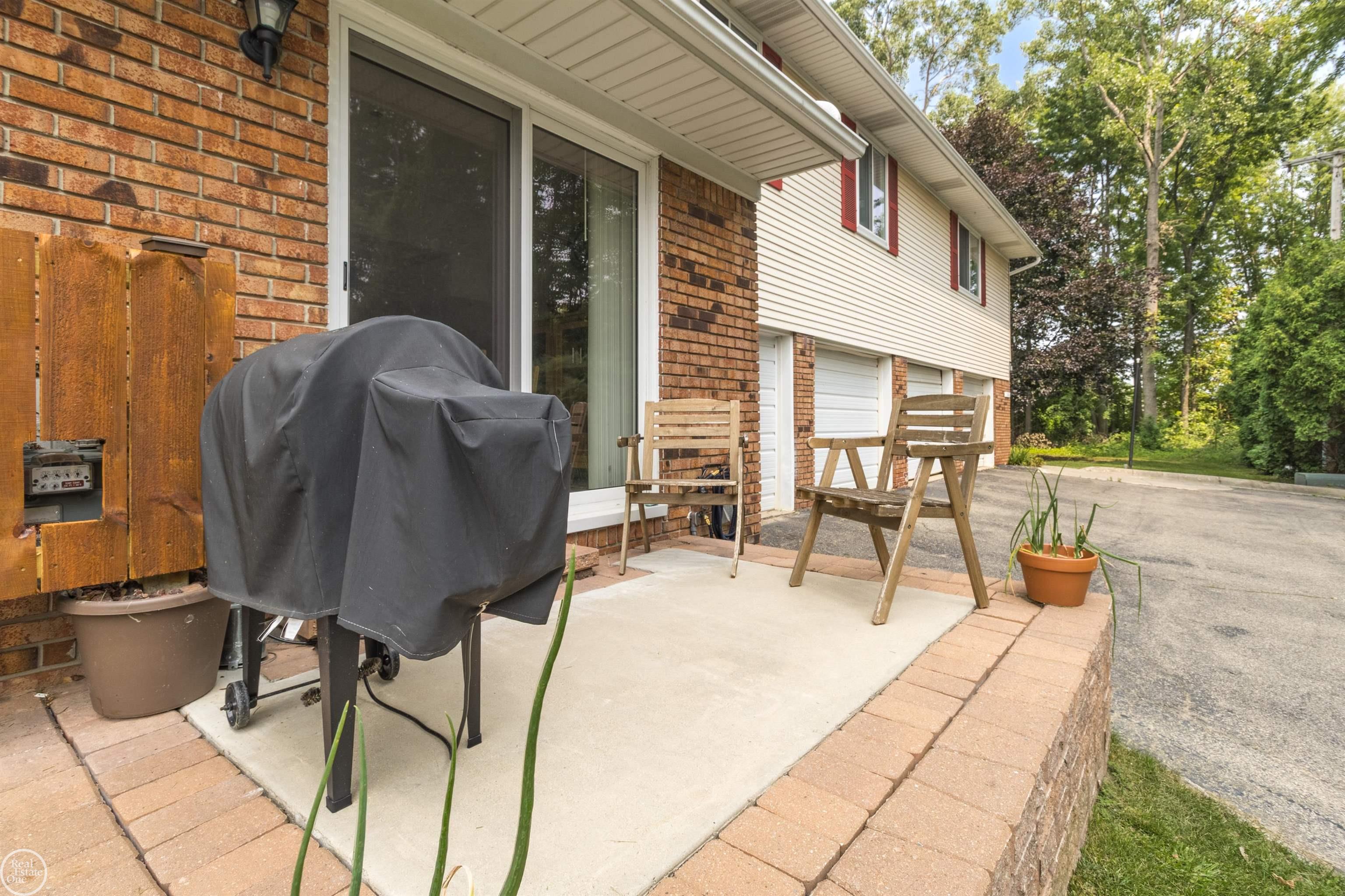 51180 South Foster Road New Baltimore, MI 48047 - Photo 42 of 46 50117415-41.JPG