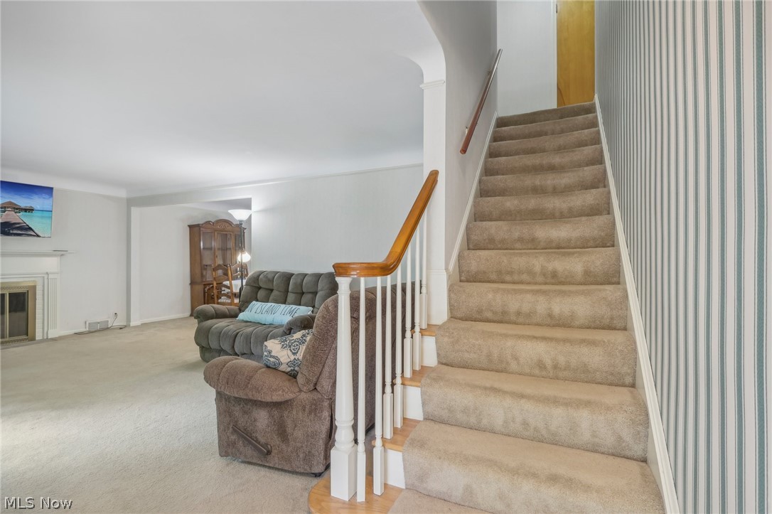 1160 Ford Road Cleveland, OH 44124 - Photo 18 of 38