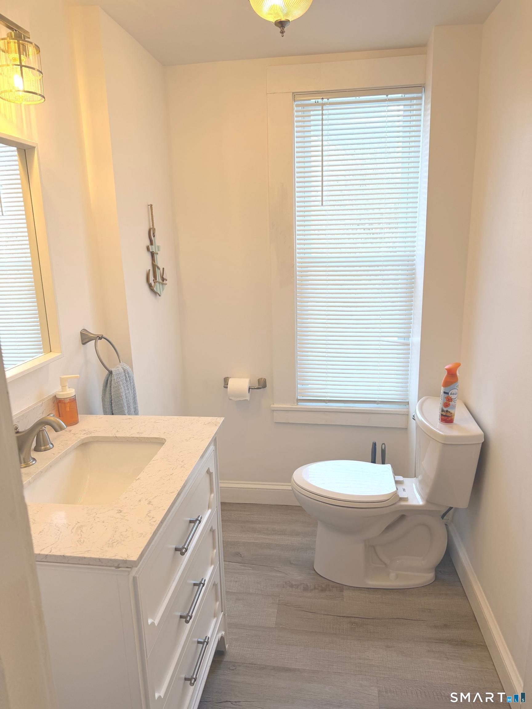 246 Ledyard Street New London, CT 06320 - Photo 11 of 40