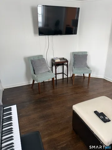 $2,100 | 246 Ledyard Street, New London, CT 06320