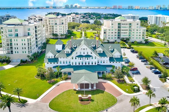 $389,000 | 220 Belleview Boulevard, Unit 802, Belleair, FL 33756