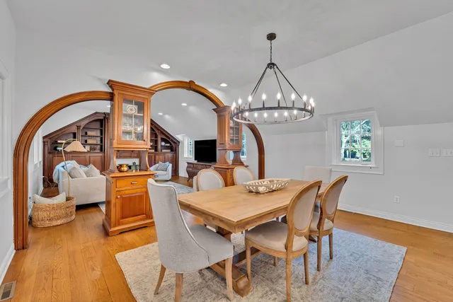 $1,550,000 | 625 East Juniper Lane, Mequon, WI 53092