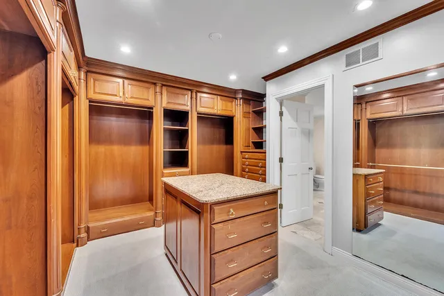 $1,550,000 | 625 East Juniper Lane, Mequon, WI 53092