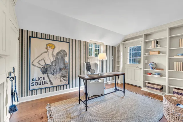 $1,550,000 | 625 East Juniper Lane, Mequon, WI 53092