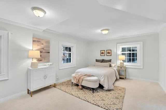 $1,550,000 | 625 East Juniper Lane, Mequon, WI 53092