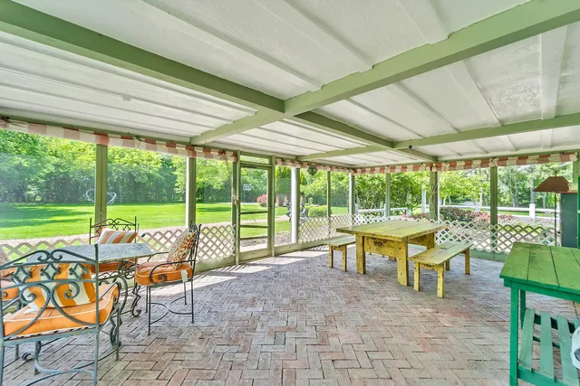 $1,550,000 | 625 East Juniper Lane, Mequon, WI 53092