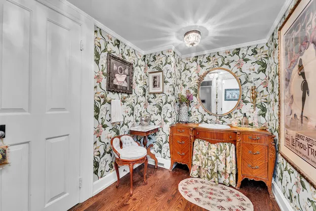 $1,550,000 | 625 East Juniper Lane, Mequon, WI 53092