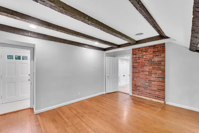 $1,550,000 | 625 East Juniper Lane, Mequon, WI 53092