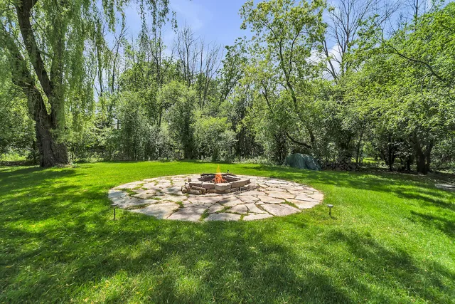 $1,550,000 | 625 East Juniper Lane, Mequon, WI 53092