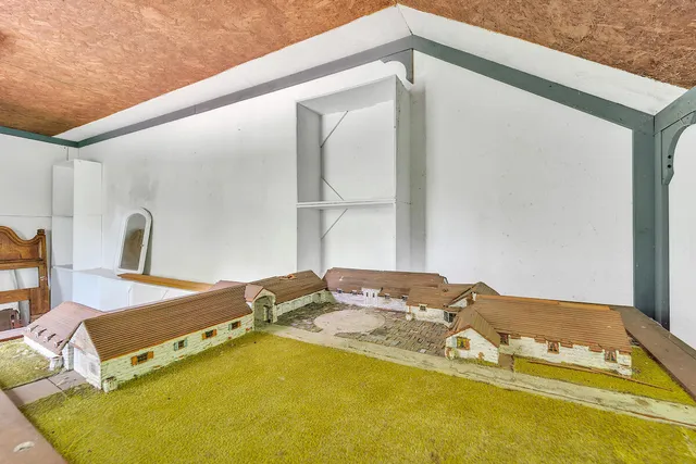 $1,550,000 | 625 East Juniper Lane, Mequon, WI 53092