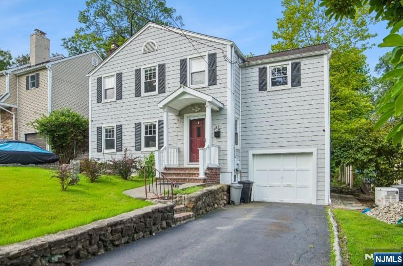 47 West Lawn Road Livingston, NJ 07039 - Photo 3 of 41 Gallery Image 3