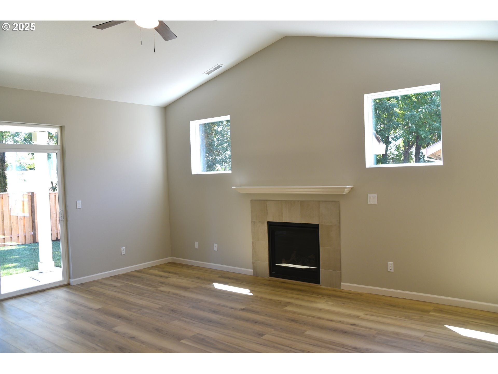 855 Oakleaf Way Silverton, OR 97381 - Photo 3 of 11