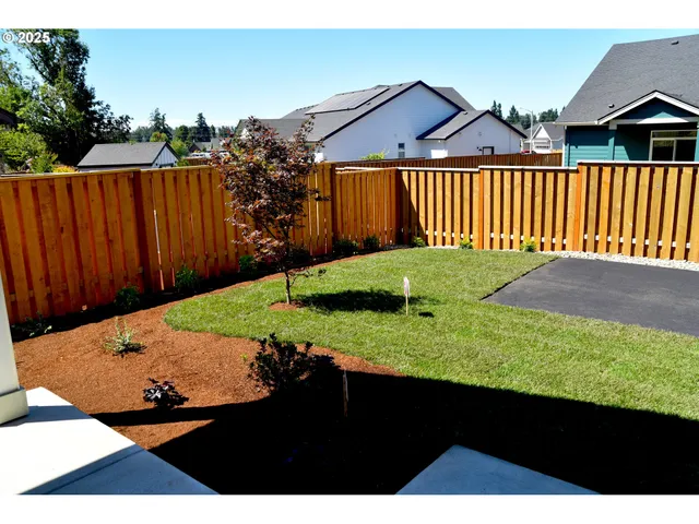 $599,900 | 855 Oakleaf Way, Silverton, OR 97381